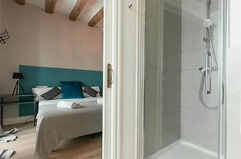 Apartment Weflating Suites Sant Antoni Market Barcelona