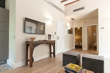 Apartment Weflating Suites Sant Antoni Market Barcelona