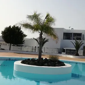 casa-yaiza-puerto-calero.in-canary-islands.com/