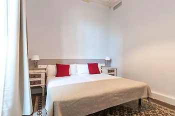 דירה ברצלונה Weflating Suites Sant Antoni Market ספרד