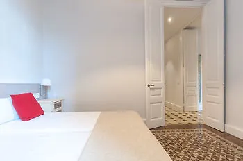 דירה ברצלונה Weflating Suites Sant Antoni Market ספרד