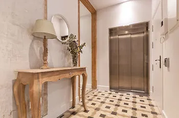 Apartment Weflating Suites Sant Antoni Market Barcelona